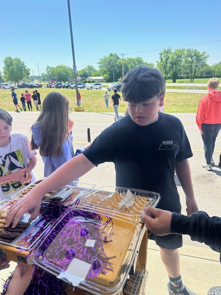 student getting cookies