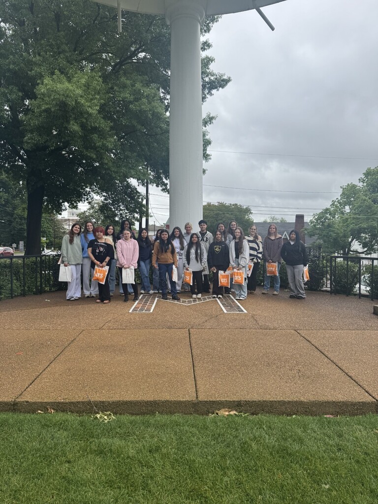 TAP students pose for a group picture on the campus of UT Southern.