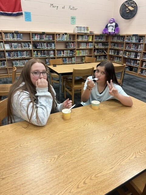girls with ice cream