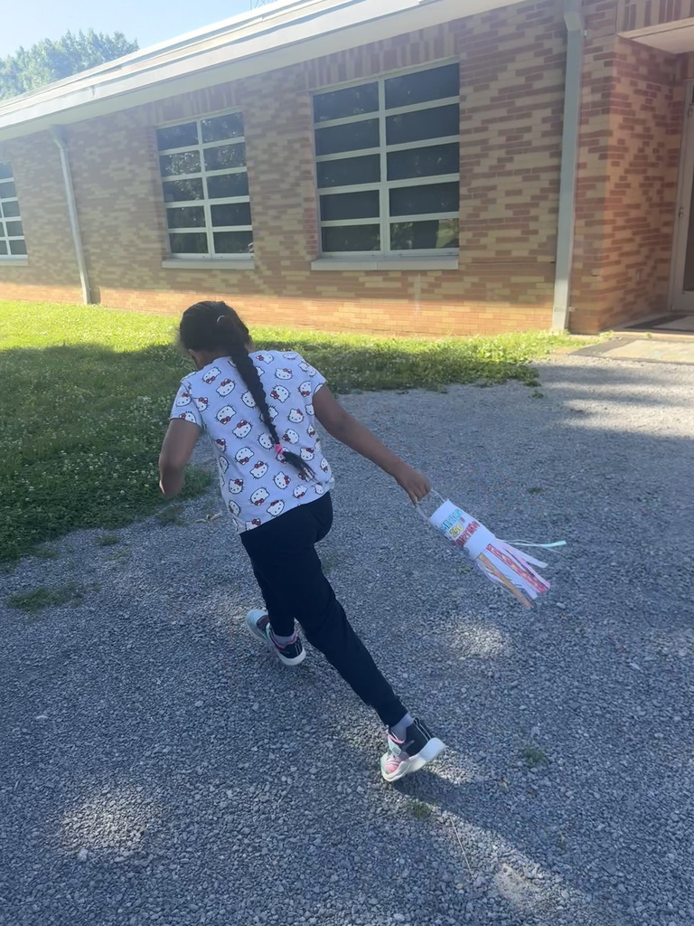 Summer Learning Camp at Eakin - Windsocks