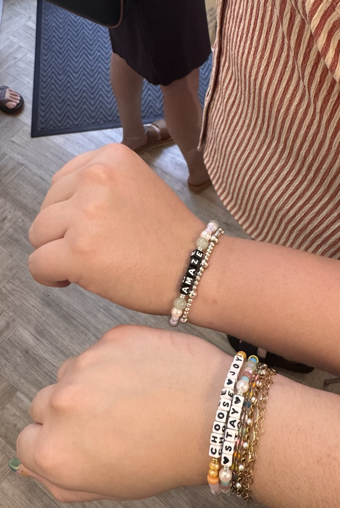 bracelets 