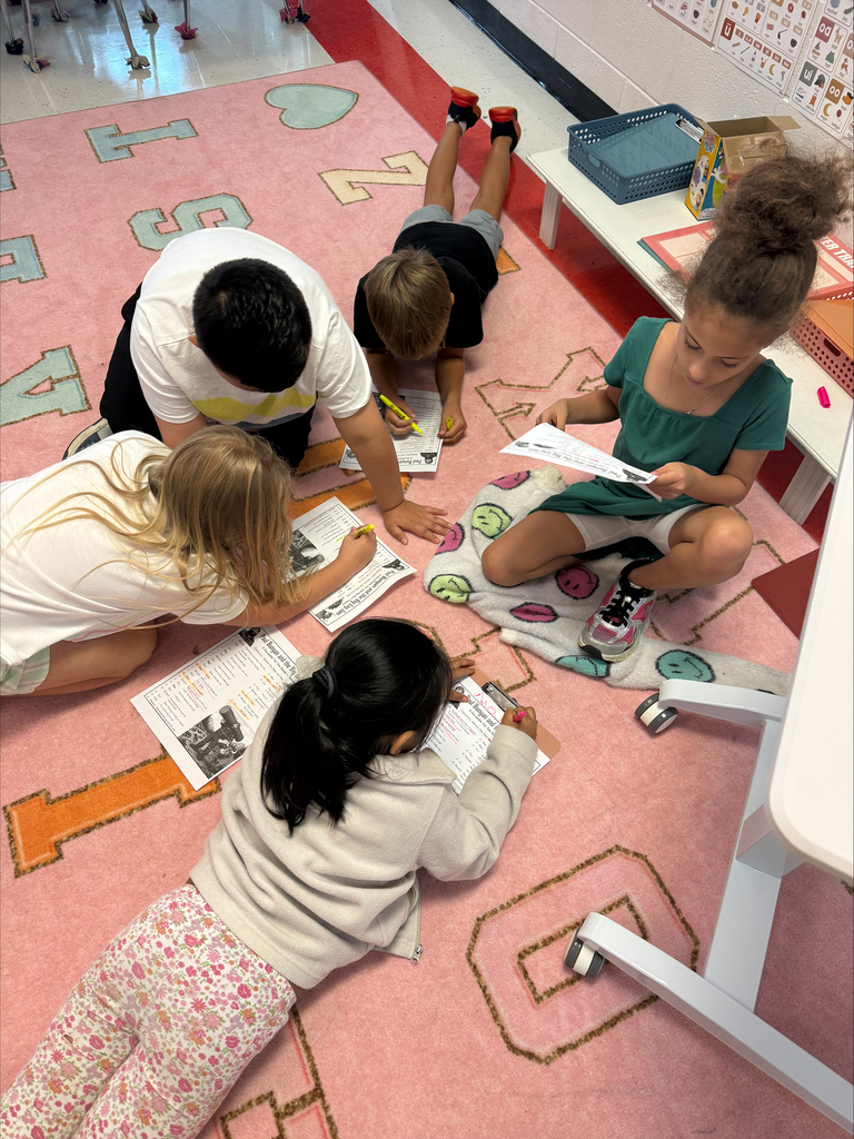5 students working together