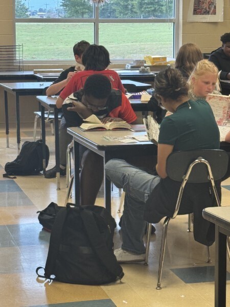 Students stopping and reading during Oh D.E.A.R. time