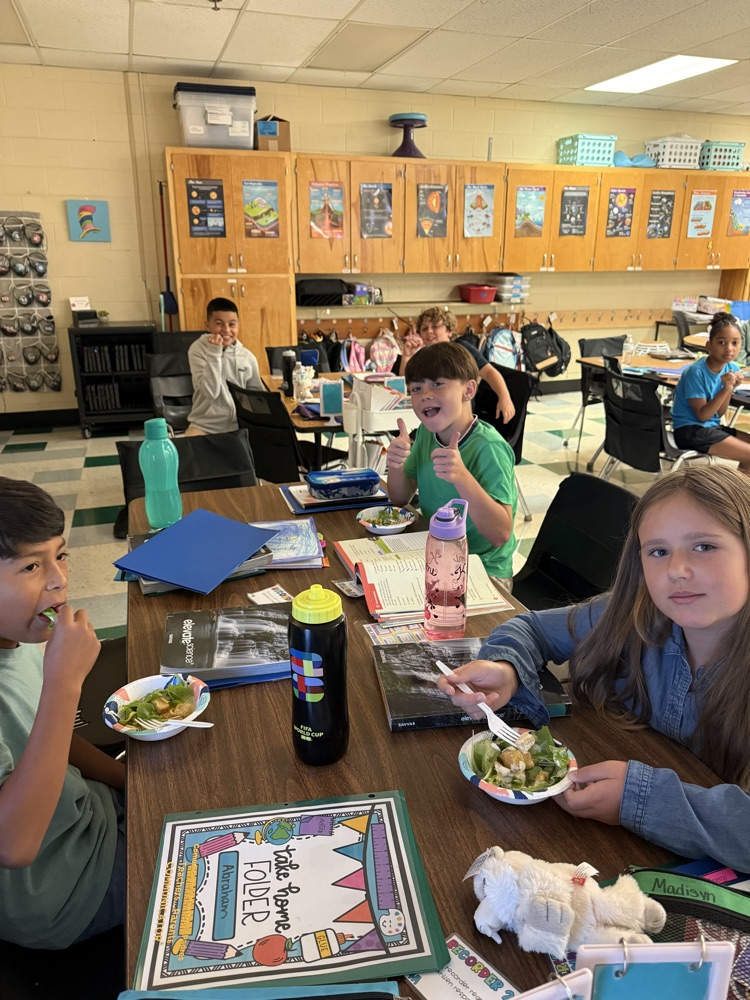 kids eating lettuce