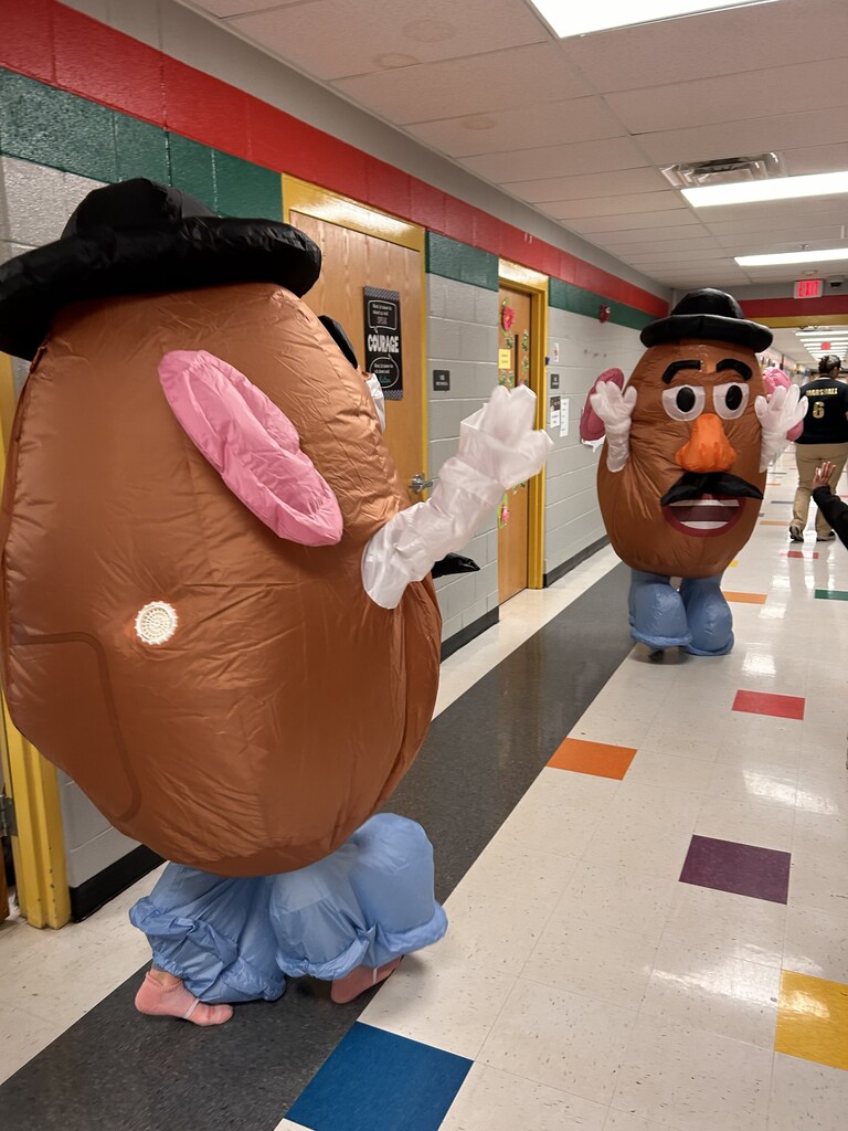 2 Mr. Potato Heads