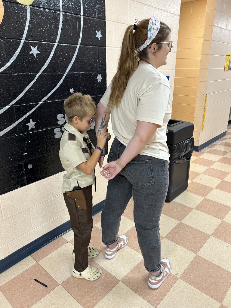 9-5 dress up day