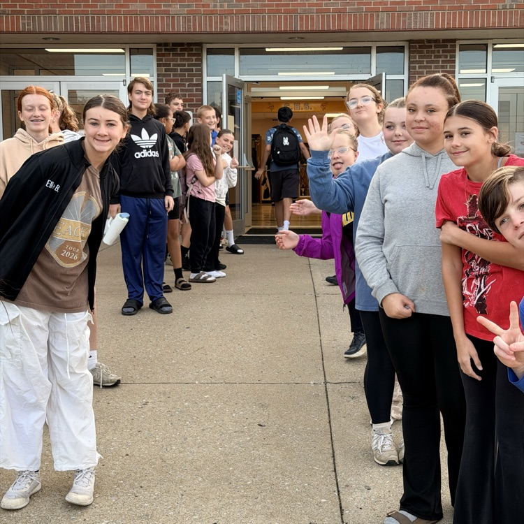 kids waving