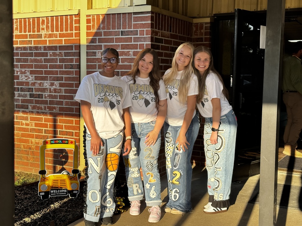 senior cheerleaders