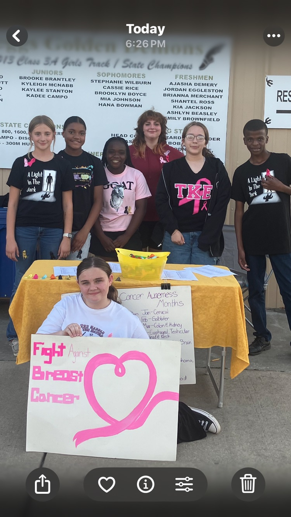 FCCLA member supporting Cancer Awareness 