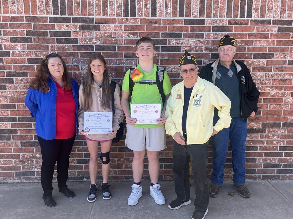 Middle School Pair Place 1st & 2nd in Essay Contest