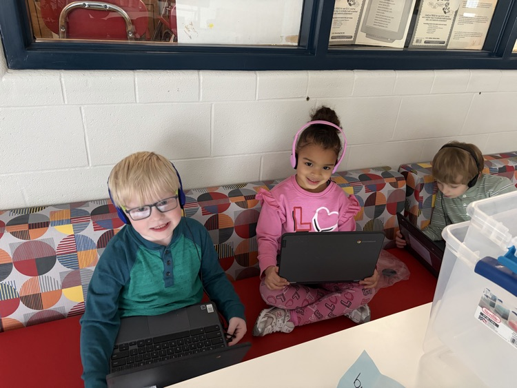 Kindergarten students in Mrs. Walker’s class enjoyed the comfortable seats in the library today during computers! 