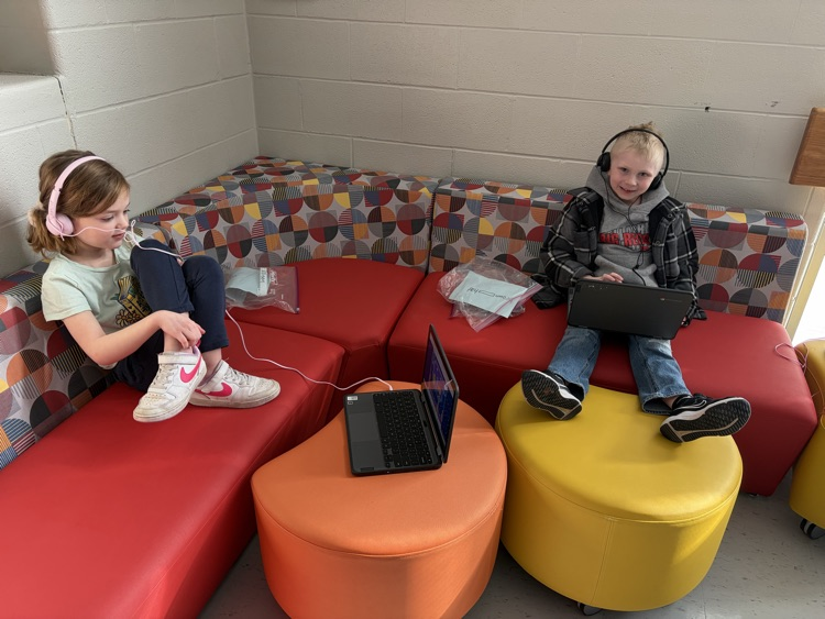 Kindergarten students in Mrs. Walker’s class enjoyed the comfortable seats in the library today during computers! 