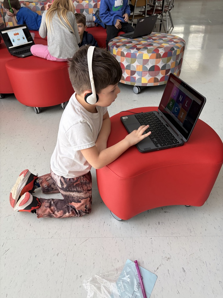 Kindergarten students in Mrs. Walker’s class enjoyed the comfortable seats in the library today during computers! 
