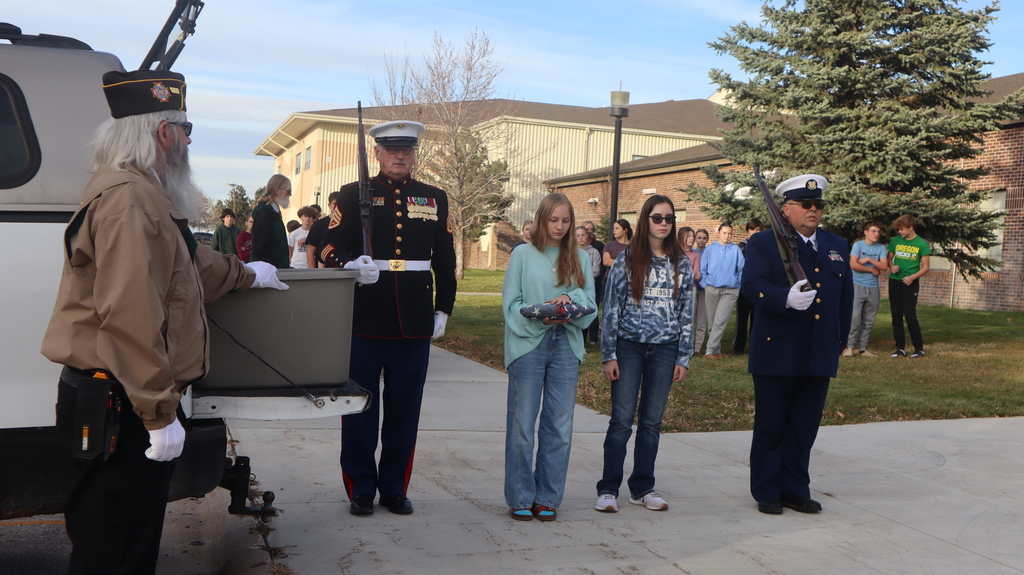 Eighth graders and Honor Guard