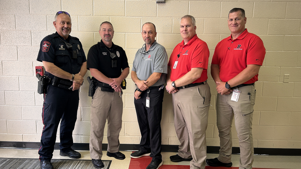 SRO officer group shot.
