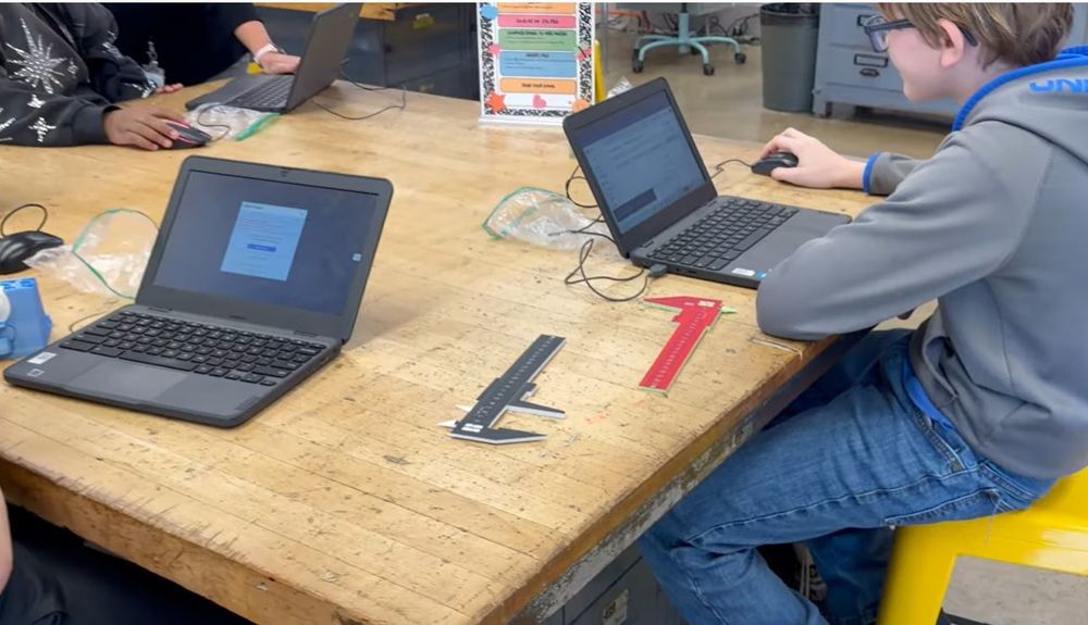 Students at Computers in 3D printing club