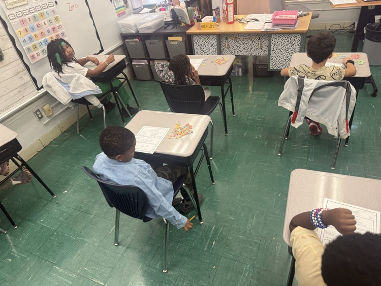 students with fruit loops 