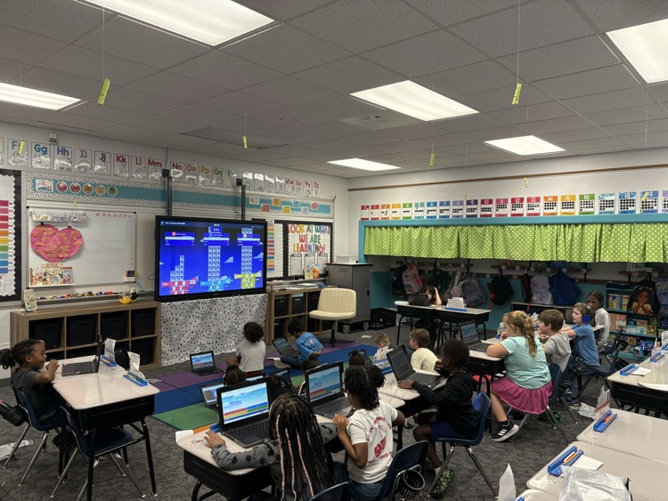 Students playing Kahoot
