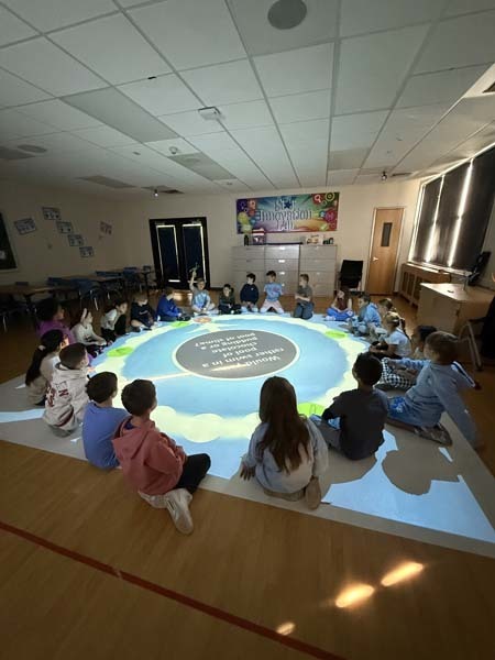Students at the Star Lab