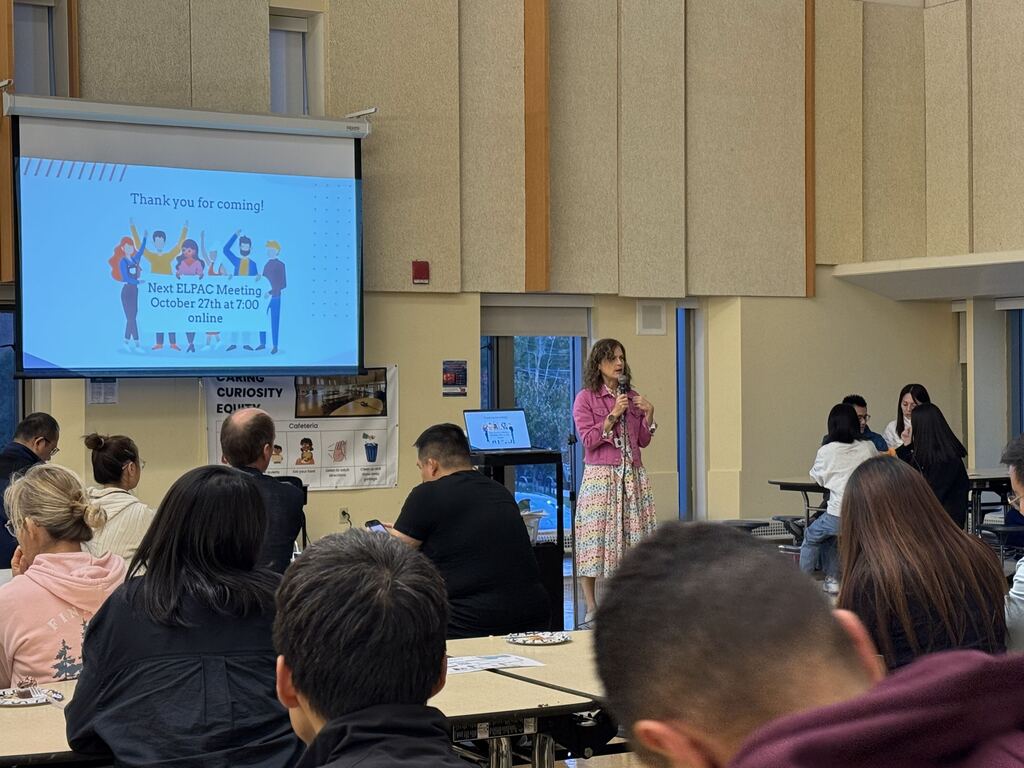 Lindsey Speaking at ELE Family event