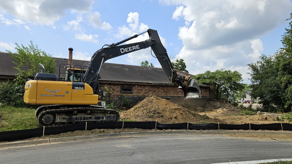 Excavator earthwork at the new Bentley Little Bulldogs Preschool!
