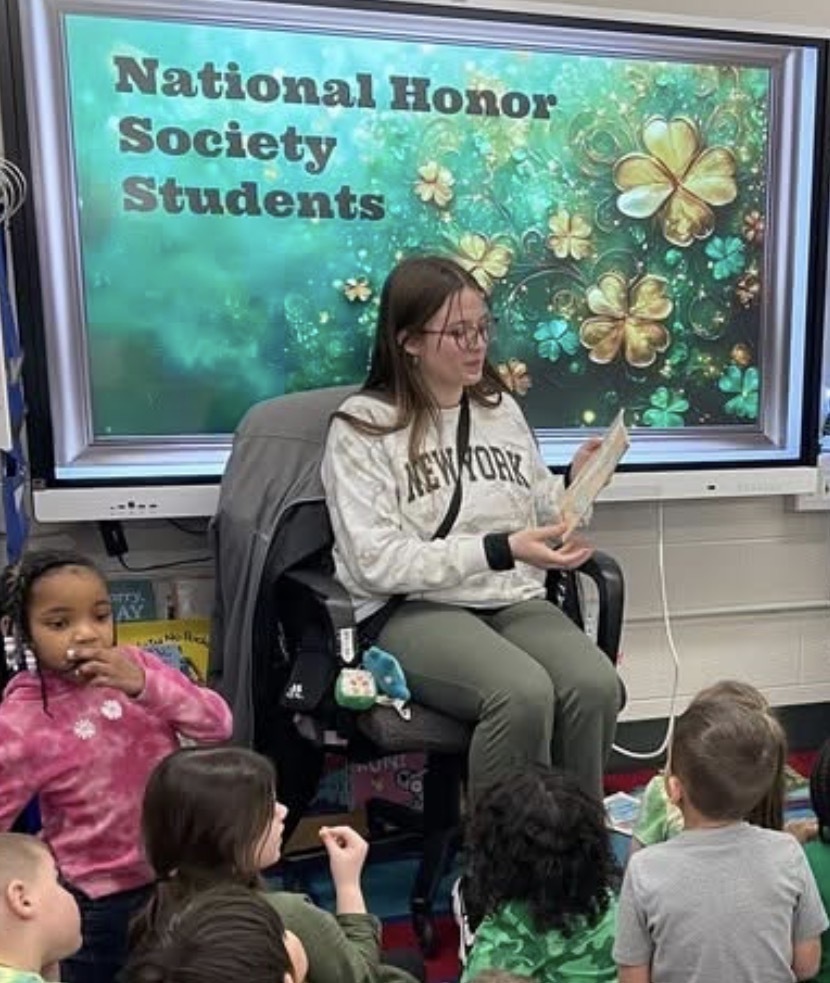 Guest reader in Kdg. Class 3