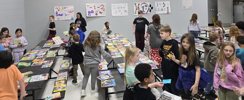 📖 “Shopping” for books with book bucks was definitely a crowd favorite!