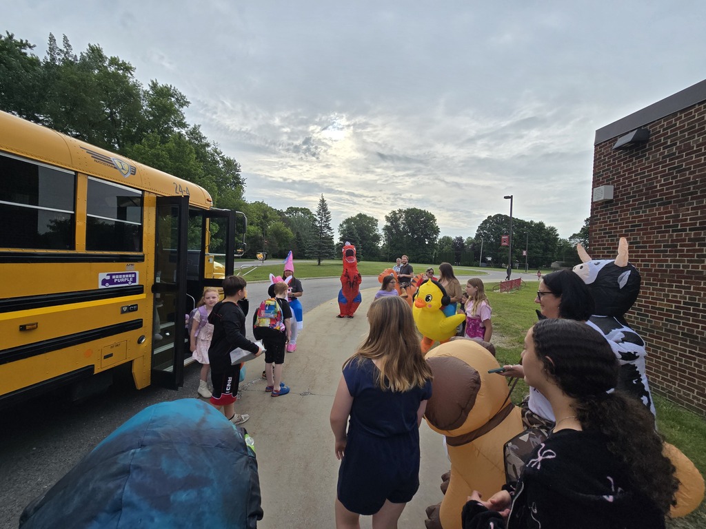 When the staff understood the assignment... inflatable edition! 😂🎉
