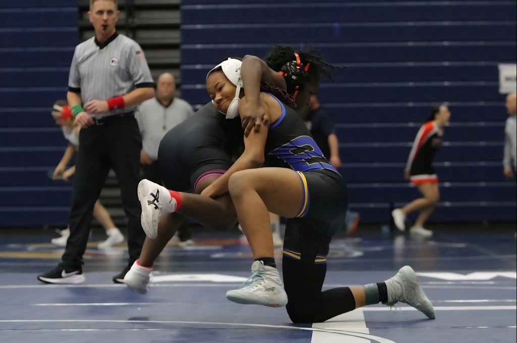 Girls Wrestling at Urbandale