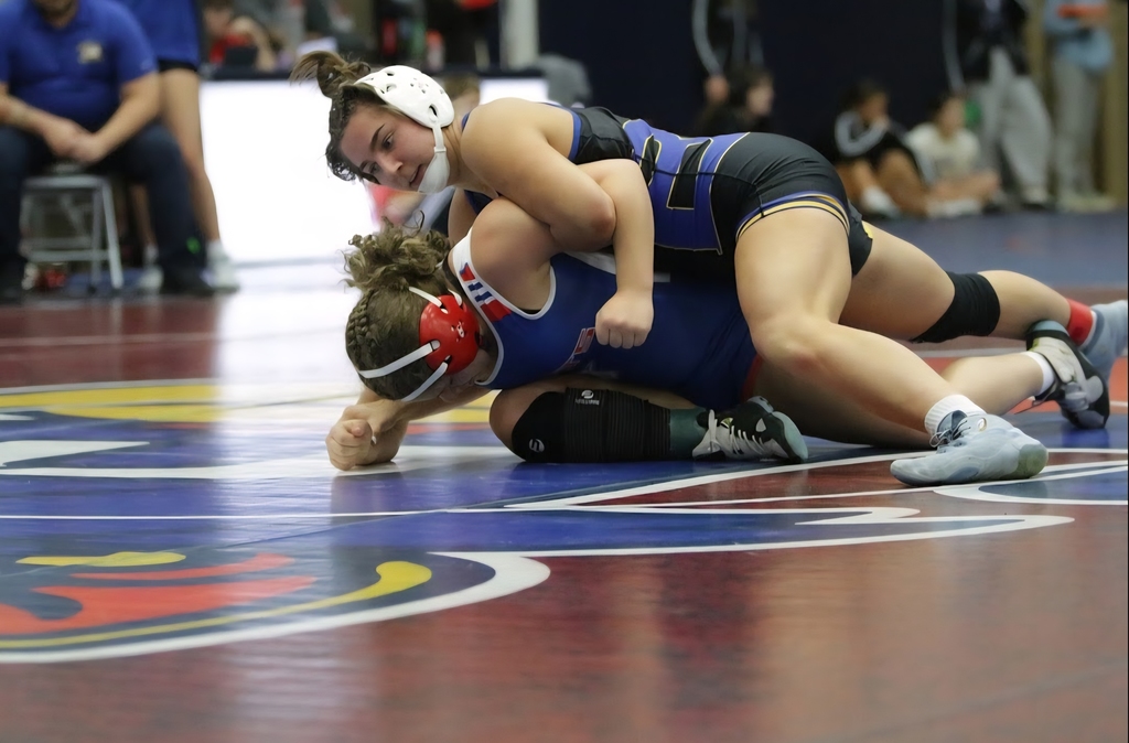 Girls Wrestling at Urbandale
