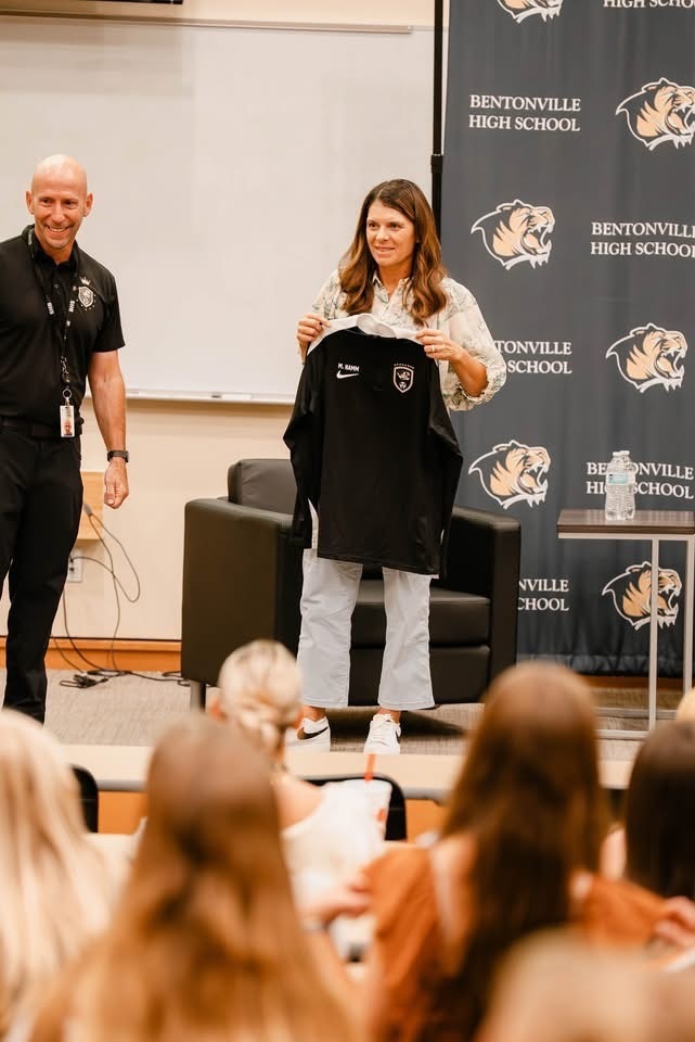 Soccer Legend Mia Hamm with the Bentonville High Ladies' Soccer Team