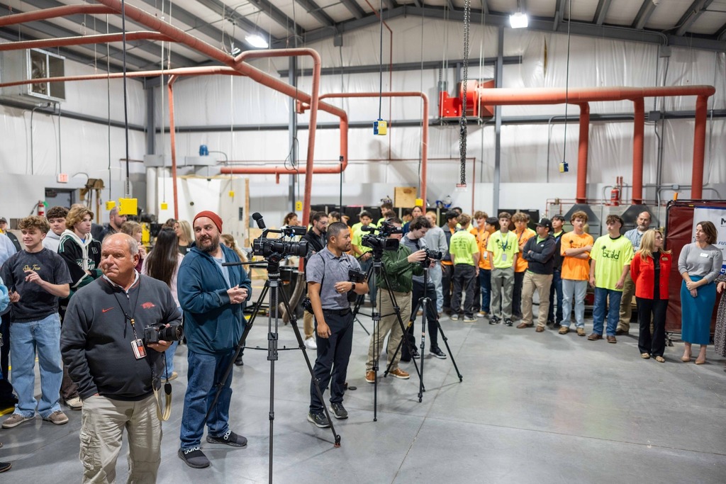 Media lined up at news conference
