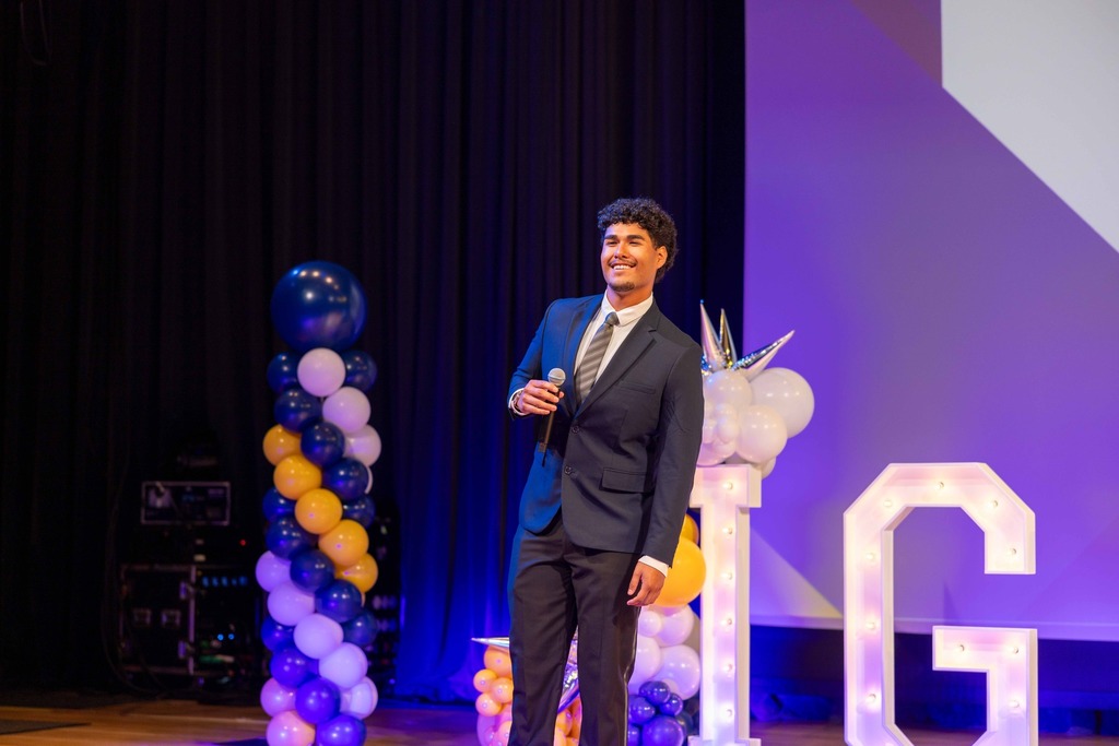 Students standing on stage at Ignite Summit