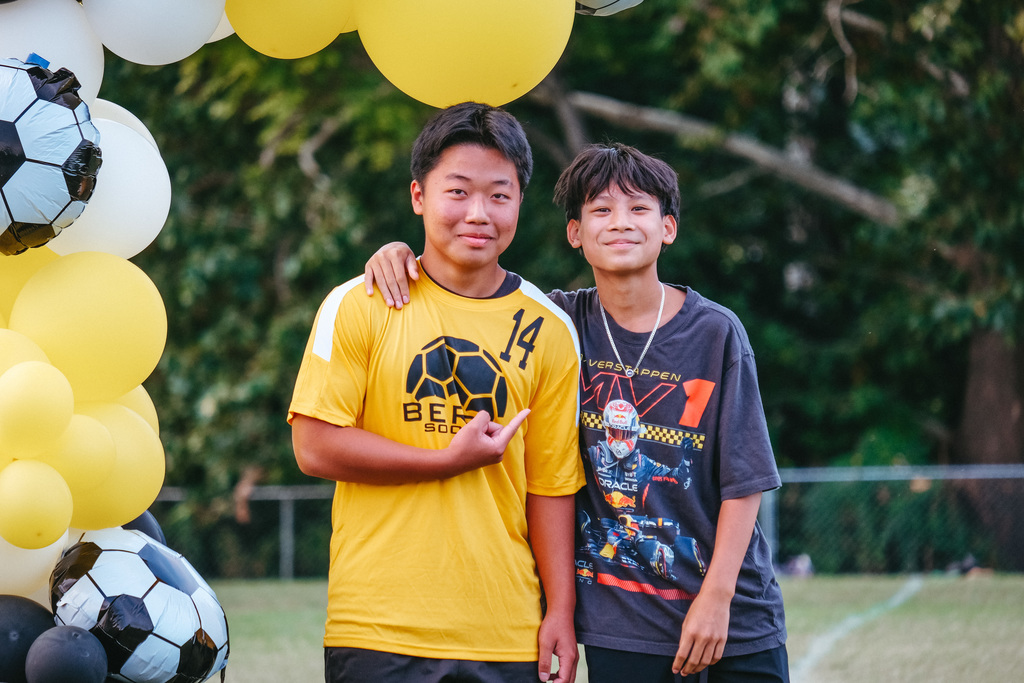 8th graders pose for photo