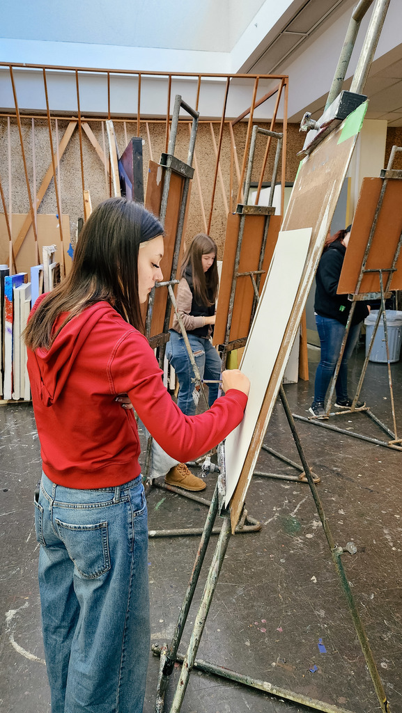 Art 1 and Media Arts Classes participating in the EKU Open Art Studio