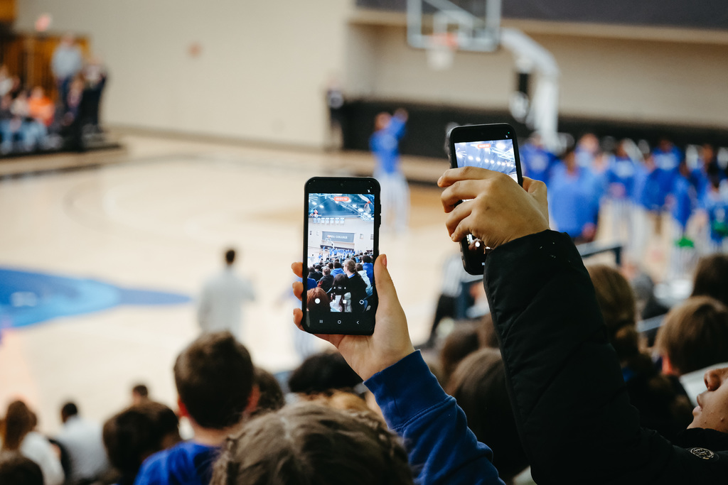 Middle School Attends Blue Christmas Basketball Game at Berea College