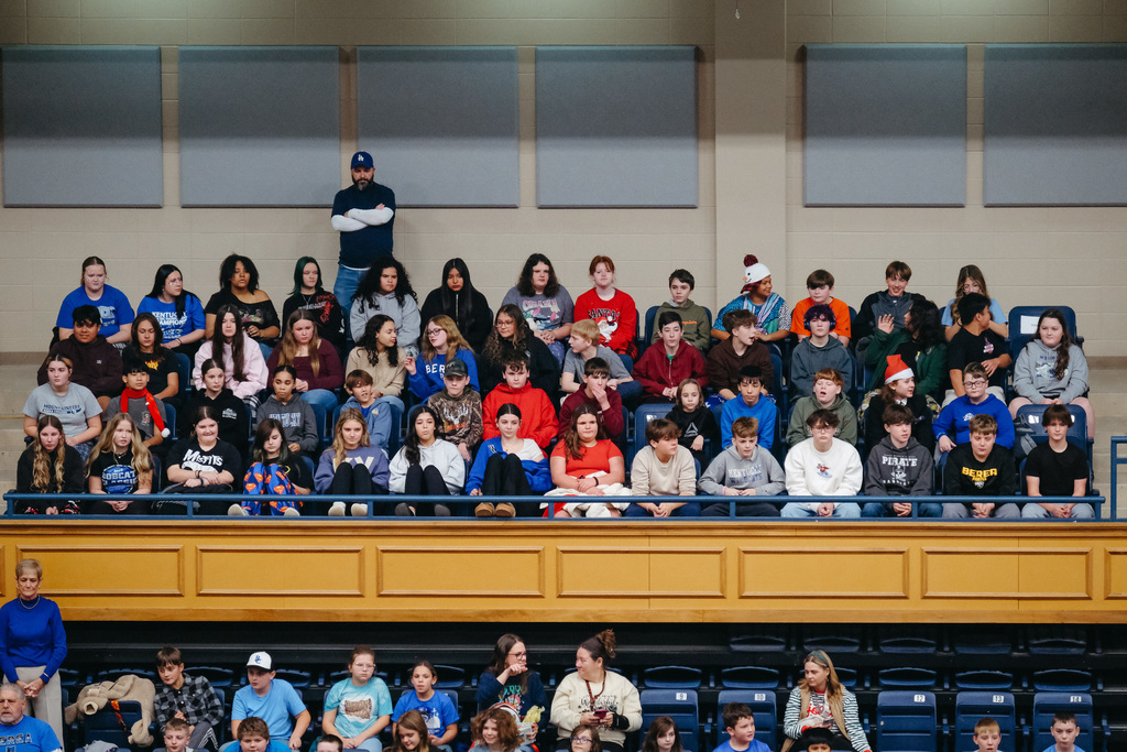 Middle School Attends Blue Christmas Basketball Game at Berea College