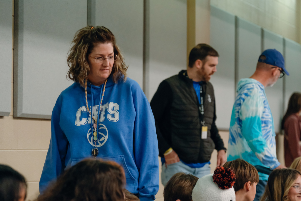 Middle School Attends Blue Christmas Basketball Game at Berea College