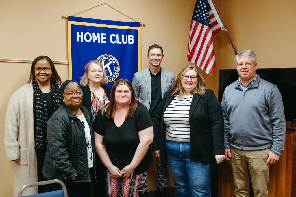 Dr. Neaves Meets with Berea Kiwanis Club