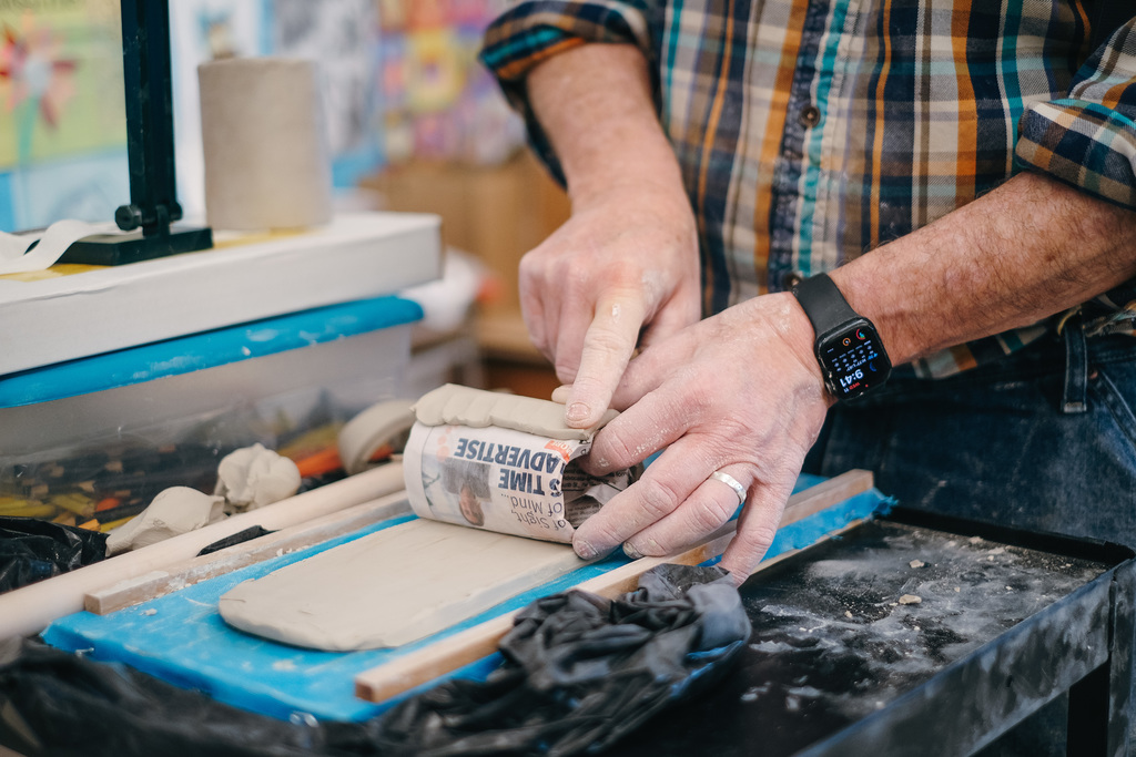 Berea College Student Craft Outreach in Middle School Art