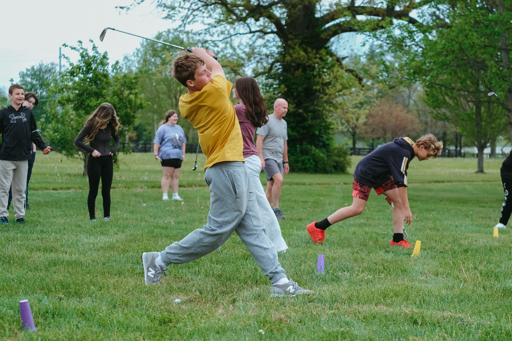 8th Graders play golf outside of school