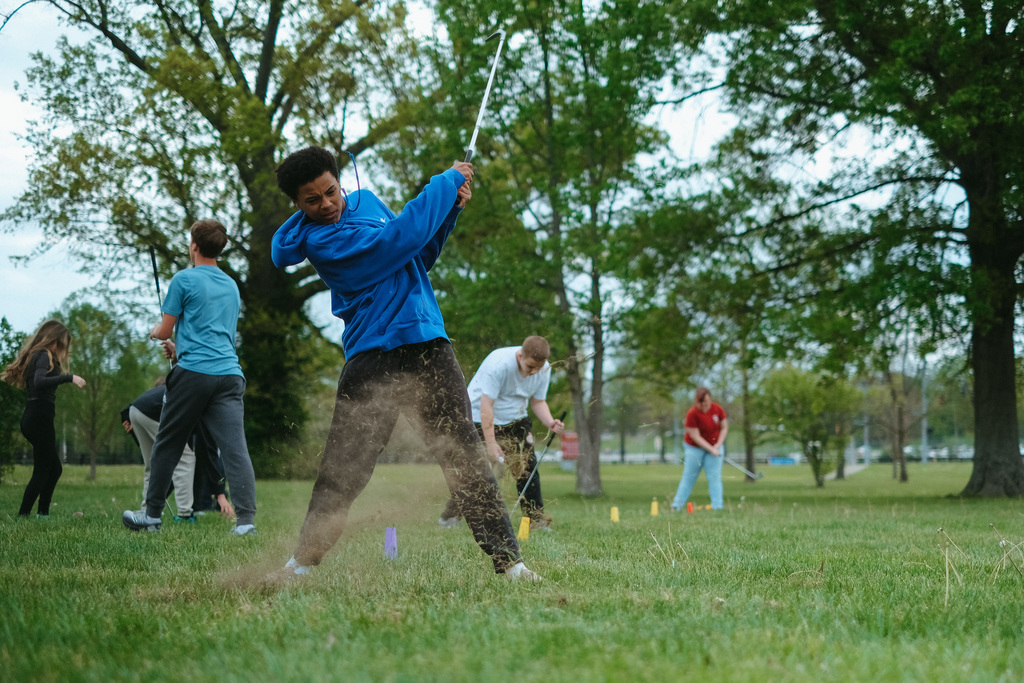 8th Graders play golf outside of school