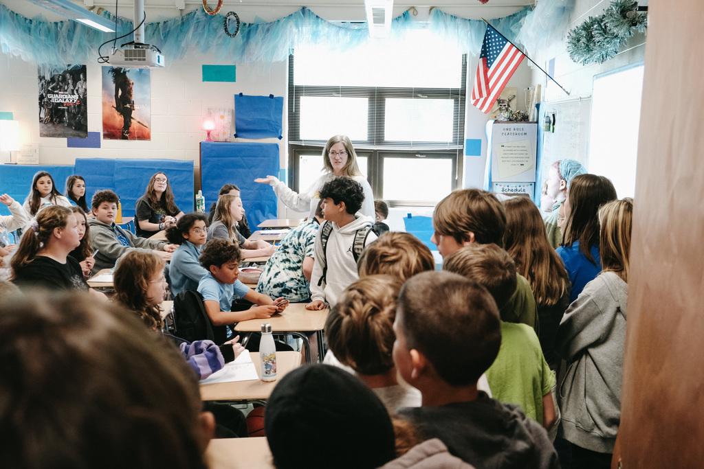 5th Graders Tour Middle School!