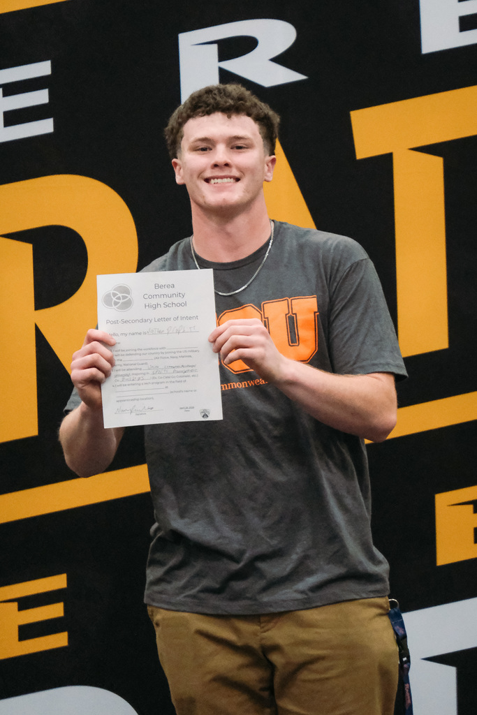 Senior Signing
