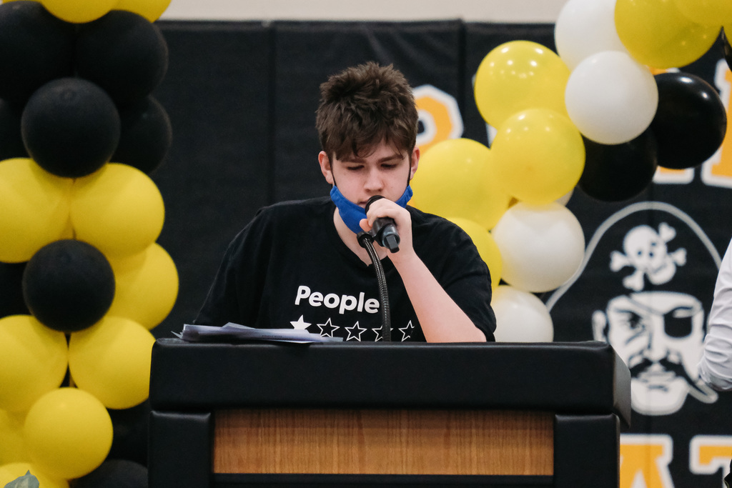 Senior Signing