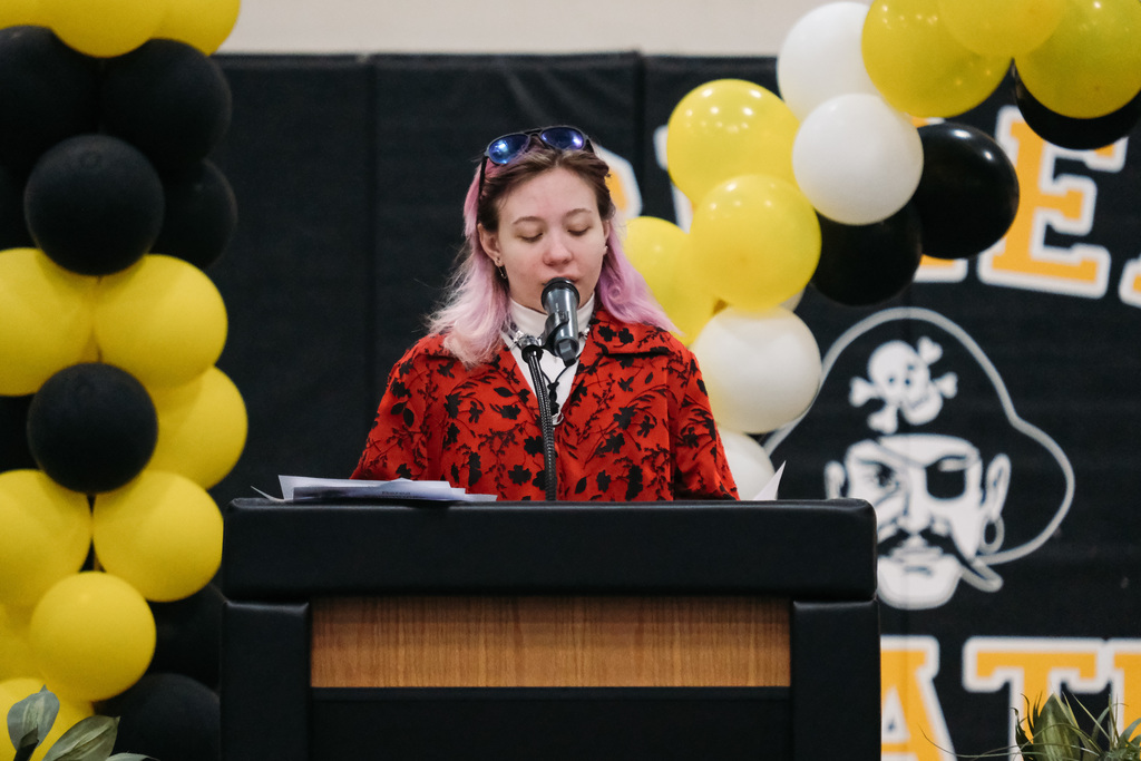 Senior Signing