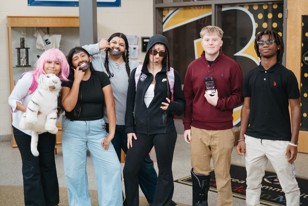 Seniors Dress up for "Dress like a celebrity" day