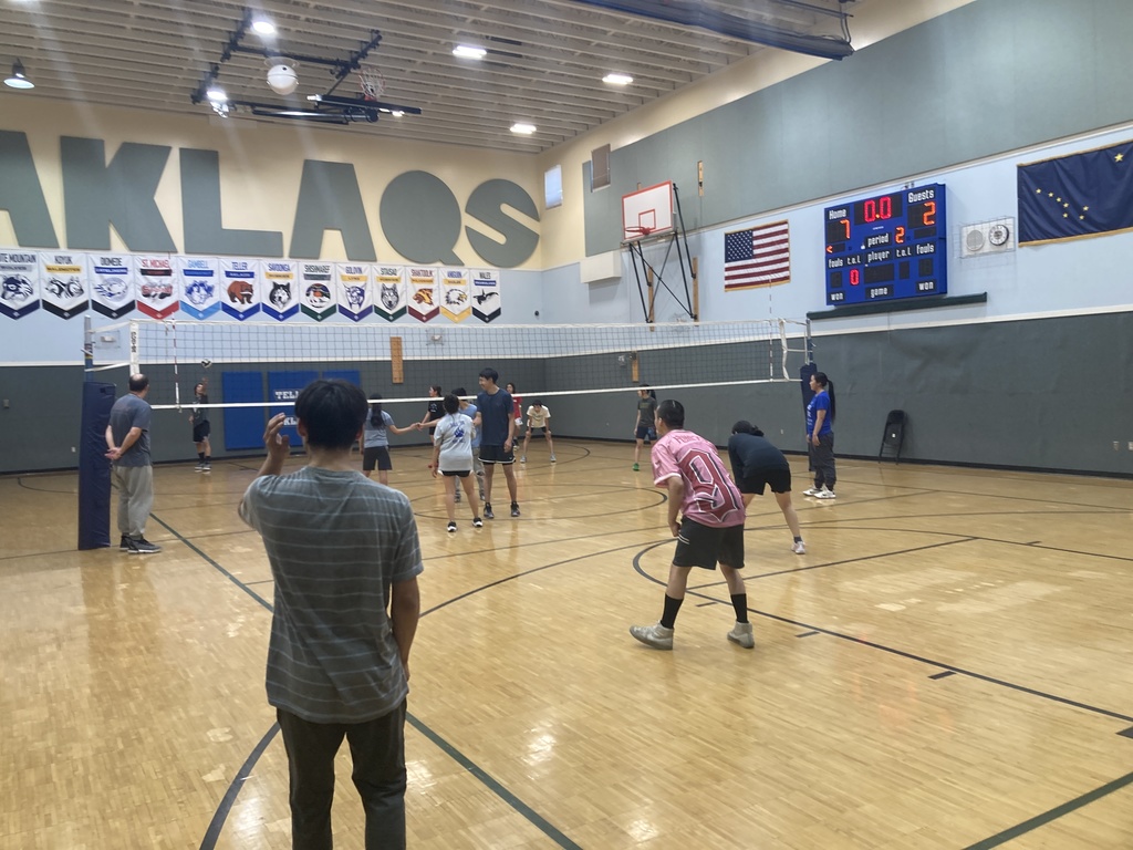 Zacharis line reffing and Galen about to serve