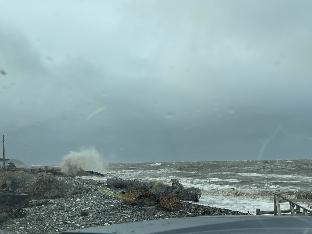 Surging with waves in Teller