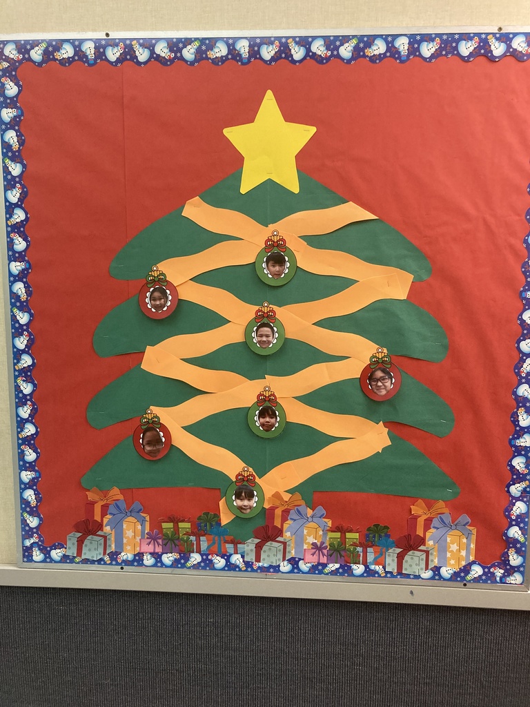 3 and 4th grade board in the hallway teller alaska